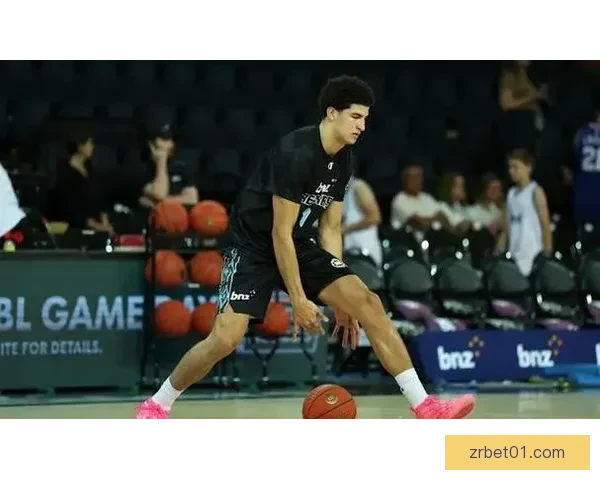 Shams：卡里姆洛佩兹参选有望首轮被选中创造墨西哥裔历史